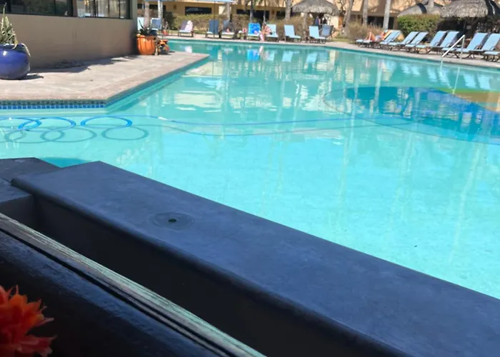 Elegant Pool View W/balcony| Walk| Hot Tub Apartahotel 4*