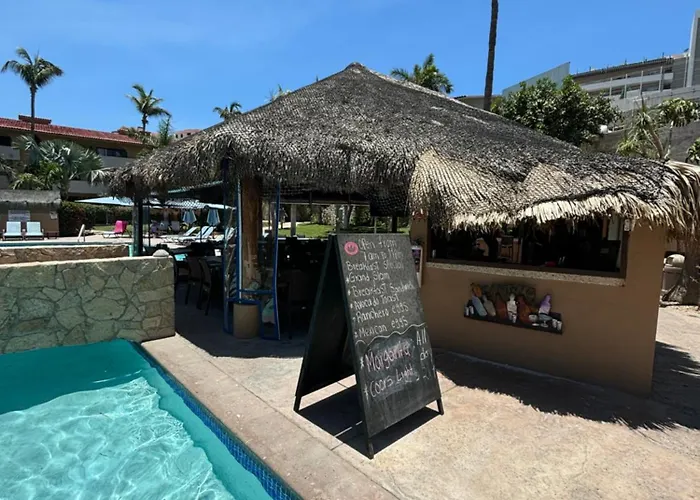 Apartahotel Elegant Pool View W/balcony| Walk| Hot Tub 4*