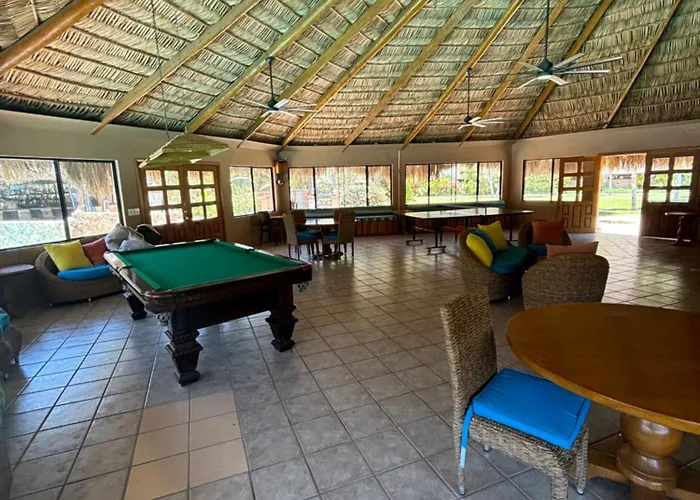Apartahotel Elegant Pool View W/balcony| Walk| Hot Tub