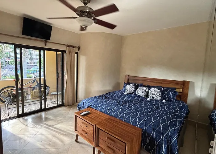 Apartahotel Elegant Pool View W/balcony| Walk| Hot Tub