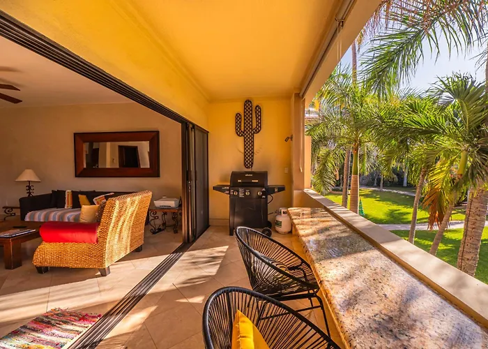 Elegant Pool View W/balcony| Walk| Hot Tub Apartahotel 4*