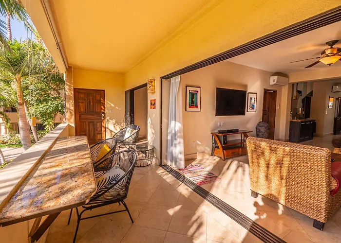Apartahotel Elegant Pool View W/balcony| Walk| Hot Tub